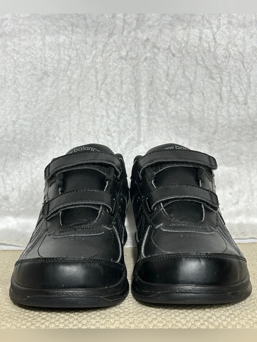 New Balance 577 Womens Black Leather Hook and Loop Walking Sneakers Shoes SZ 9